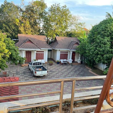 Lotus Blanc Homestay Баттамбанг Экстерьер фото