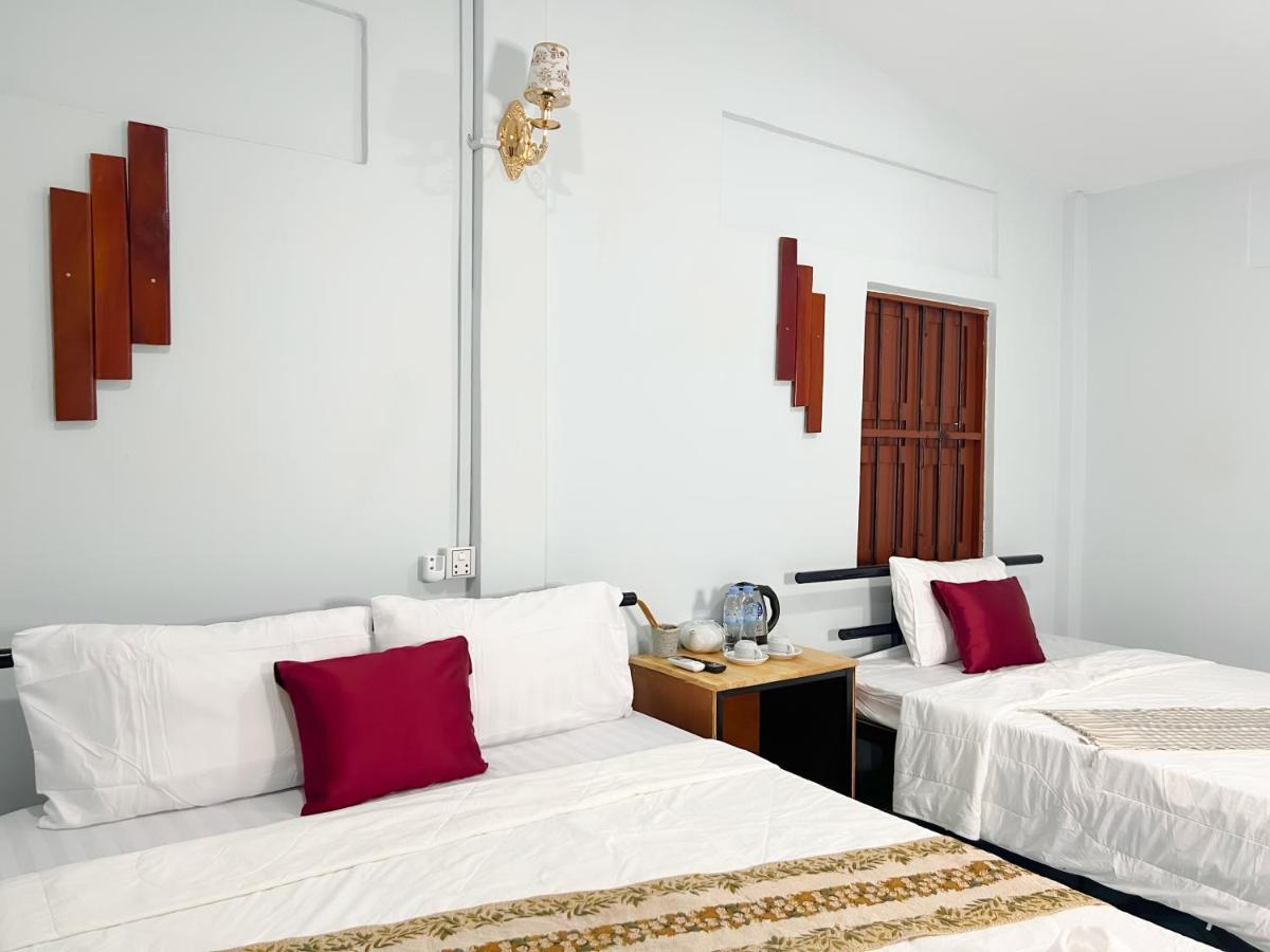 Lotus Blanc Homestay Баттамбанг Экстерьер фото