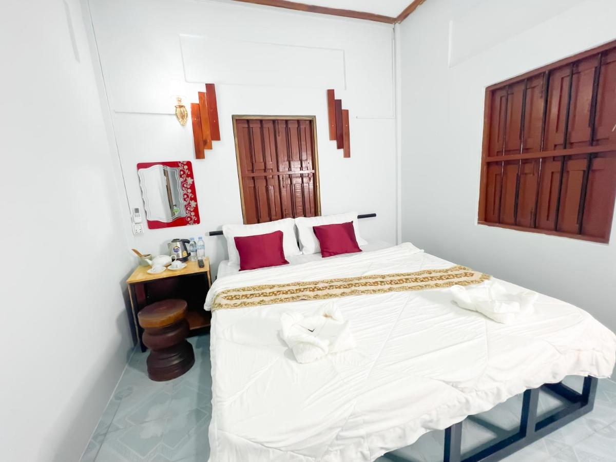 Lotus Blanc Homestay Баттамбанг Экстерьер фото