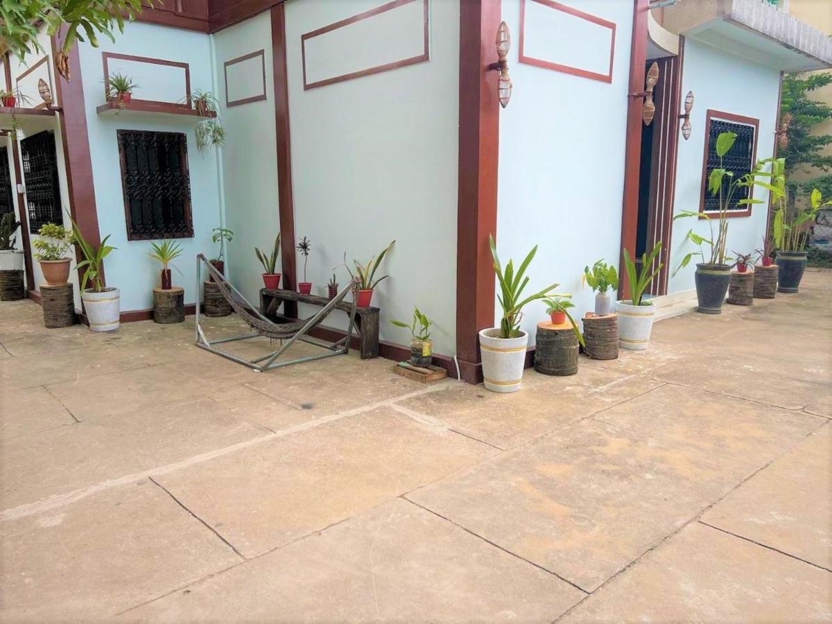 Lotus Blanc Homestay Баттамбанг Экстерьер фото
