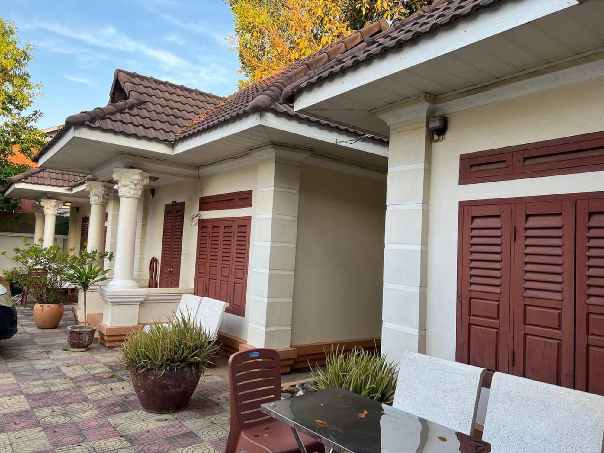 Lotus Blanc Homestay Баттамбанг Экстерьер фото