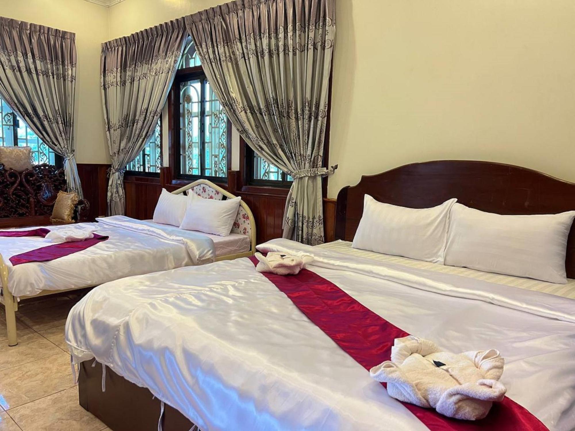 Lotus Blanc Homestay Баттамбанг Экстерьер фото